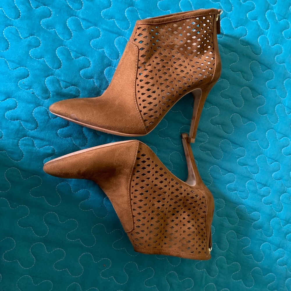 Zara Basic Collection -Heeled Booties - Picture 8 of 10
